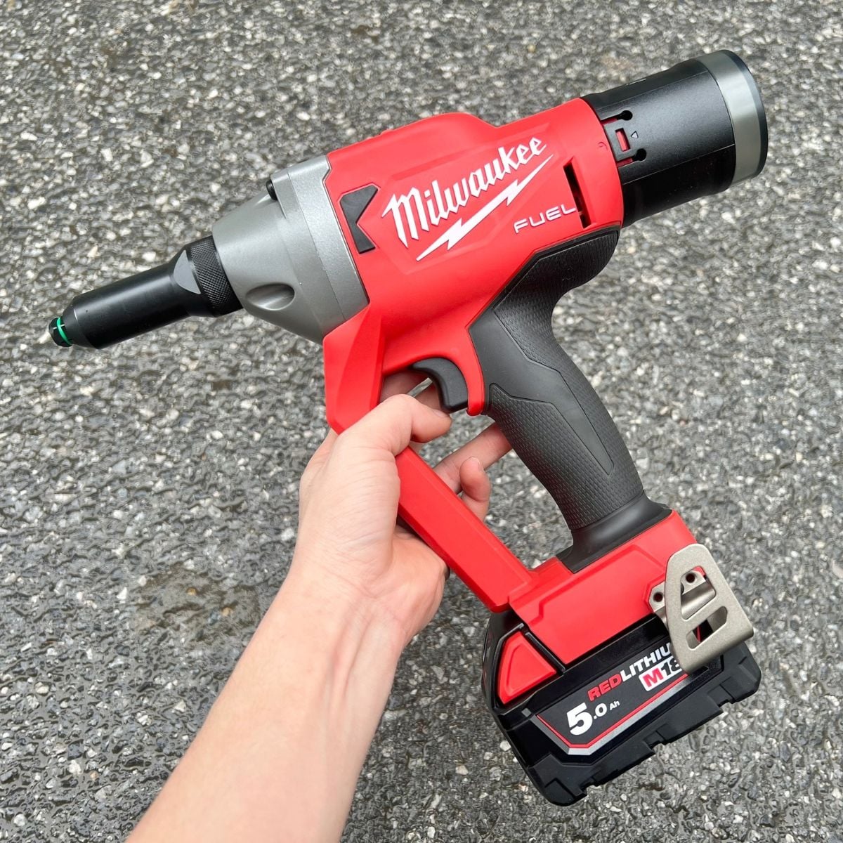 Máy Bắn đinh Rút Milwaukee M18 FRT-0X0 Lực 20kN, đinh 4.8-7.0mm
