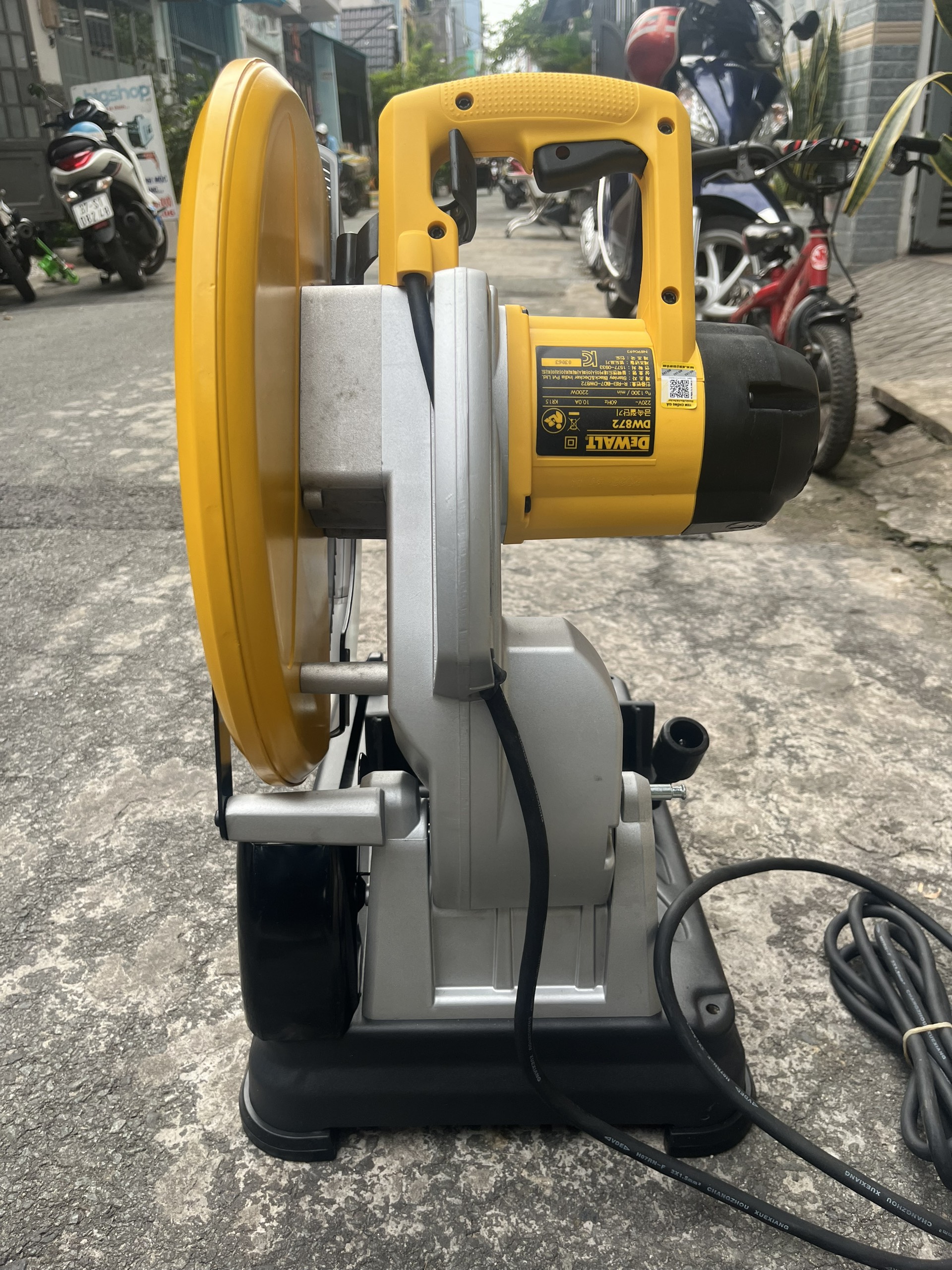 Máy Cắt Kim Loại Dewalt DW872-KR 2200W 355mm Chính Hãng