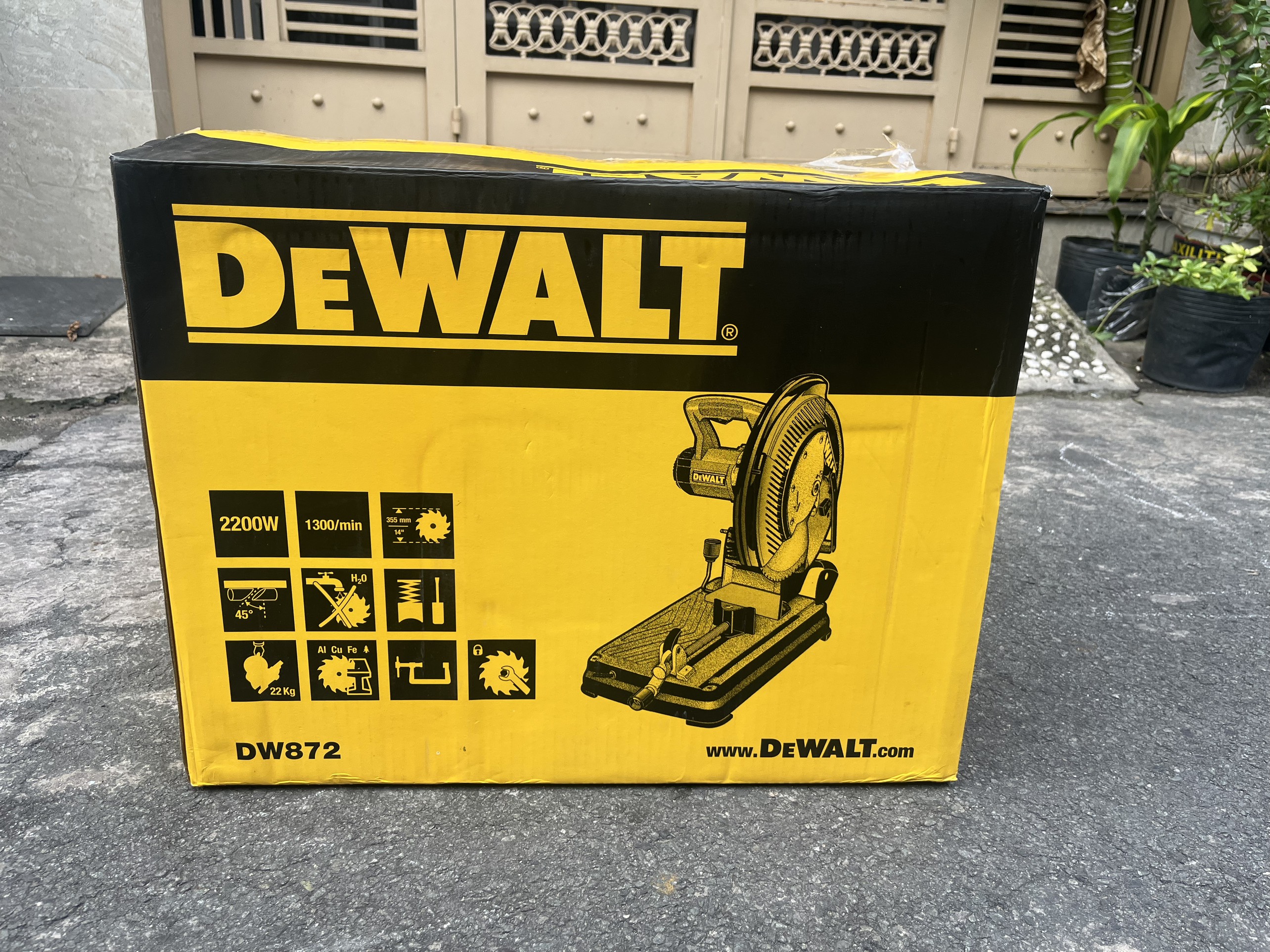 Máy Cắt Kim Loại Dewalt DW872-KR 2200W 355mm Chính Hãng