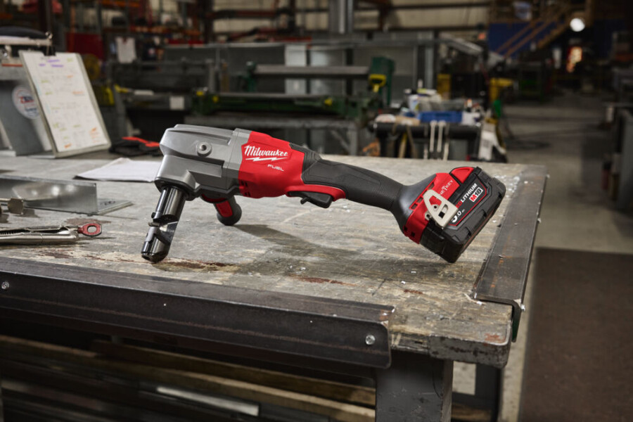 M&aacute;y Cắt T&ocirc;n Milwaukee M18 FNB35-0X Cắt 3.5mm 4 Cấp Tốc độ