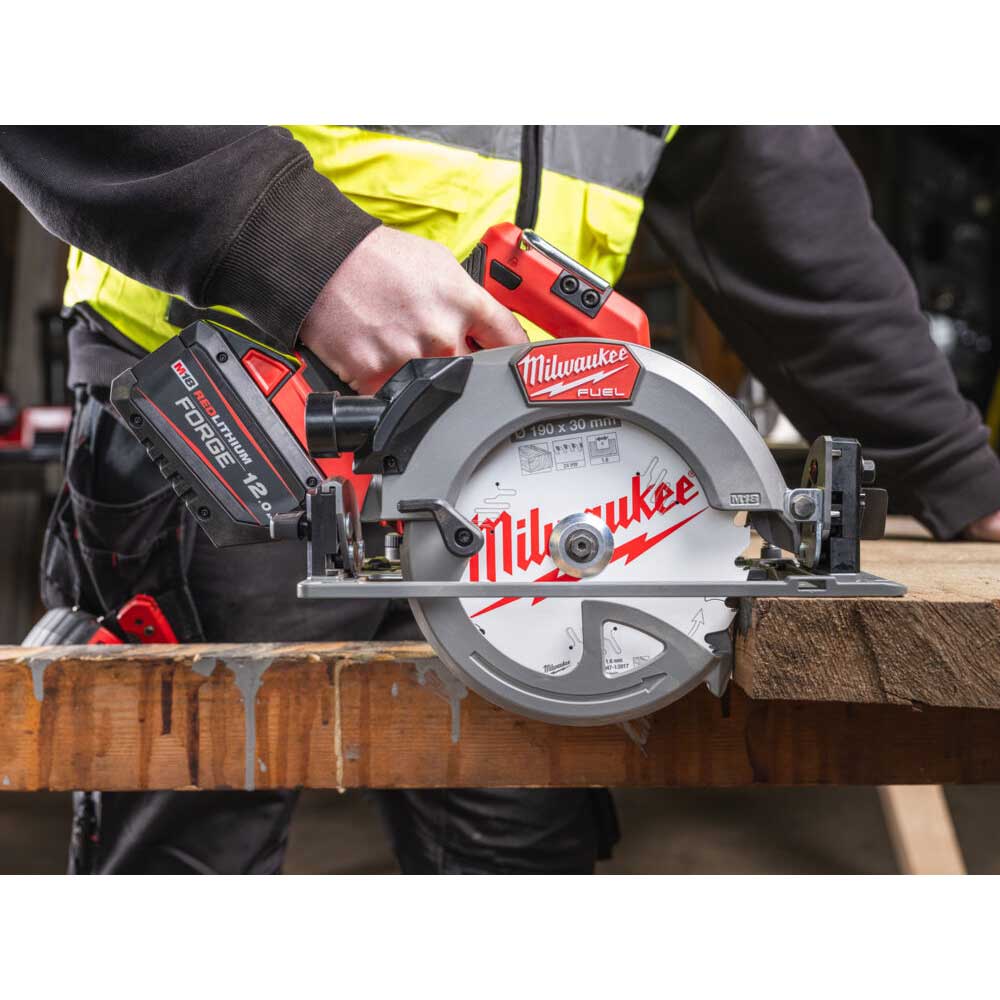 Máy Cưa đĩa Milwaukee M18 FCS66GR3-0 Lưỡi 190mm, Cắt Sâu 68mm, Tốc độ 6.000 Vòng/phút