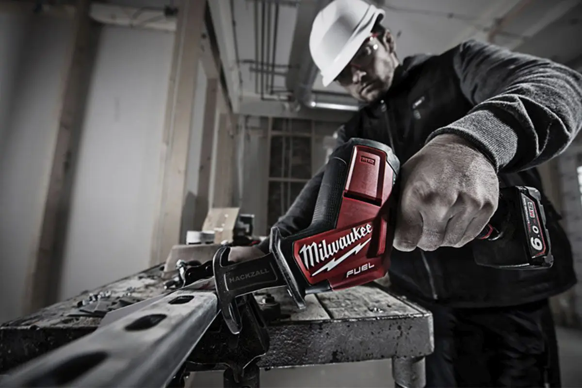 Máy Cưa Kiếm Milwaukee M12 CHZ-0, Tốc độ 0-3.000 L/p, độ Sọc 15.9mm