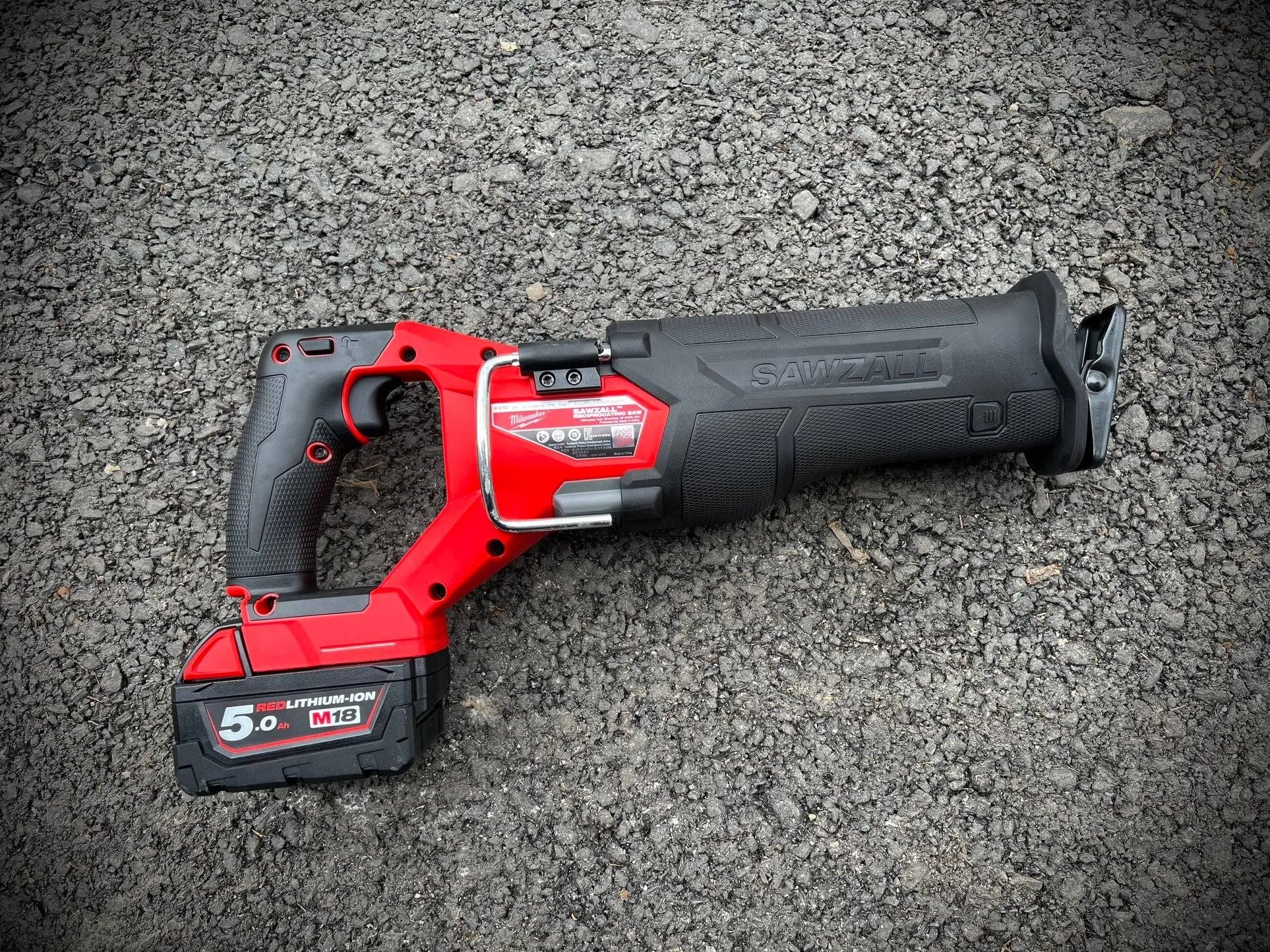 Máy Cưa Kiếm Milwaukee M18 FSZ-0X0 - Tốc độ 0-3.000 L/p, độ Sọc 32mm