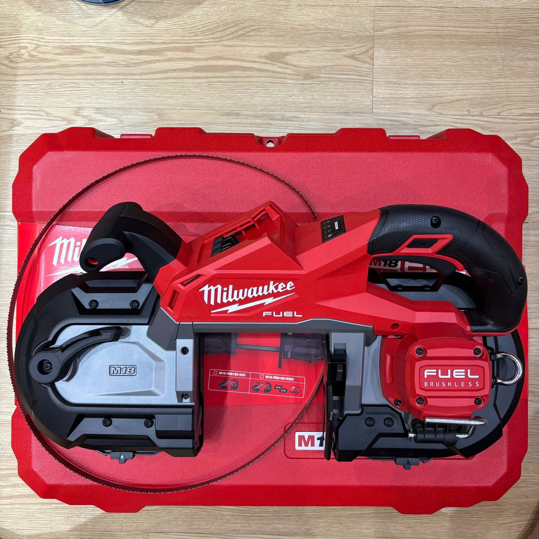 M&aacute;y Cưa V&ograve;ng Milwaukee M18 FBS125-0 Cắt 125x125mm 5 Tốc độ