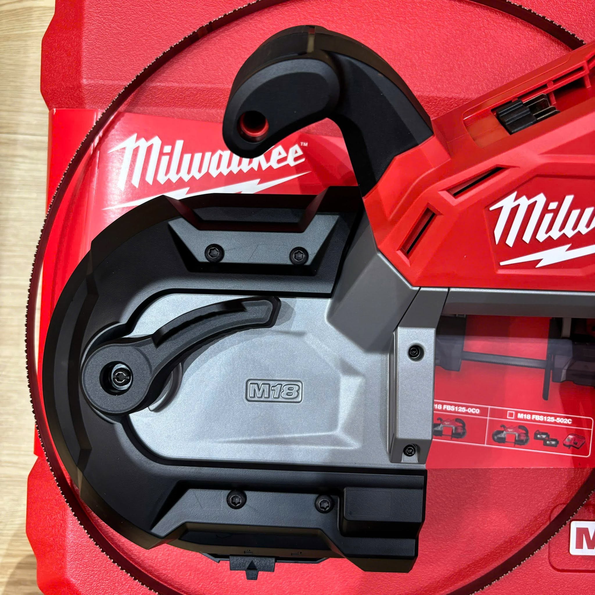 M&aacute;y Cưa V&ograve;ng Milwaukee M18 FBS125-0 Cắt 125x125mm 5 Tốc độ