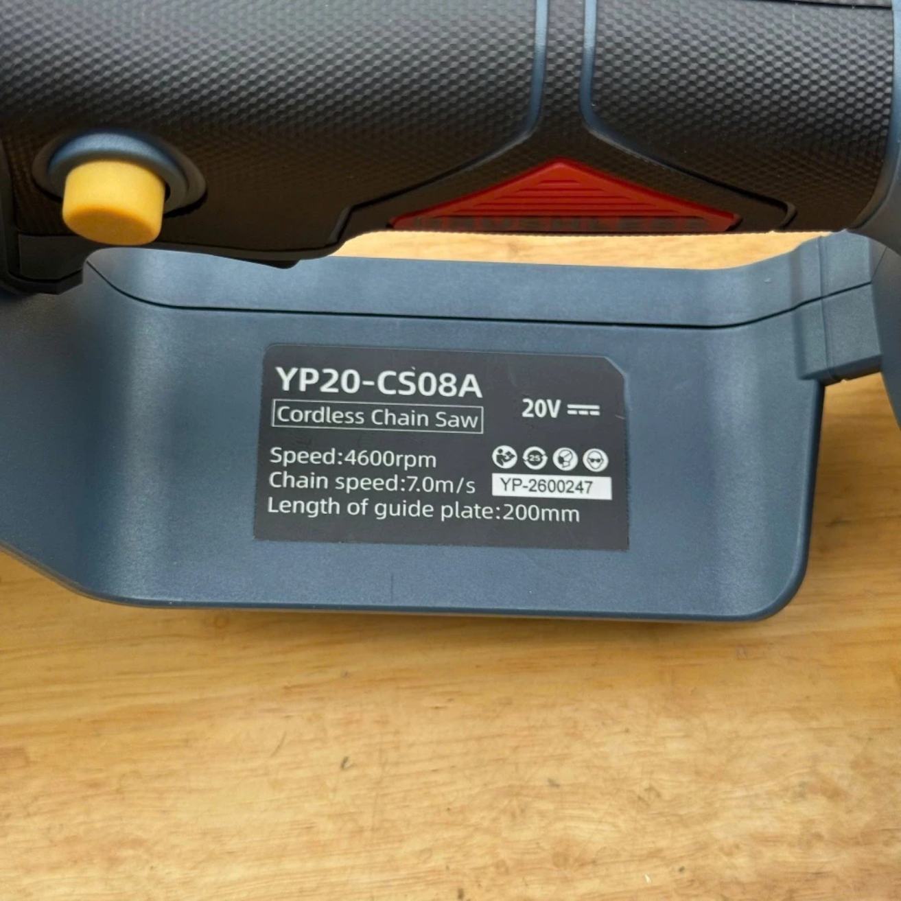 Máy Cưa Xích 8 inch Yupai YP20-CS08A Dùng Pin 20V