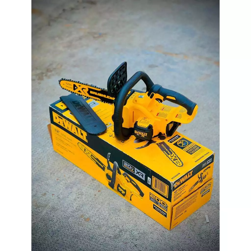 Máy Cưa Xích Pin Dewalt DCCS620B 20V Max 12” (300mm) – Chưa Pin Sạc