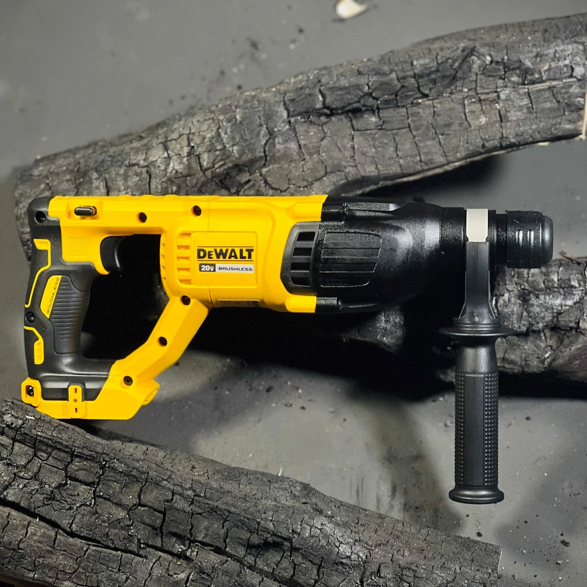 Máy Khoan Bê Tông Dewalt DCH133N-KR Pin 18V, Động Cơ Không Chổi Than, Lực Đập 2.6J