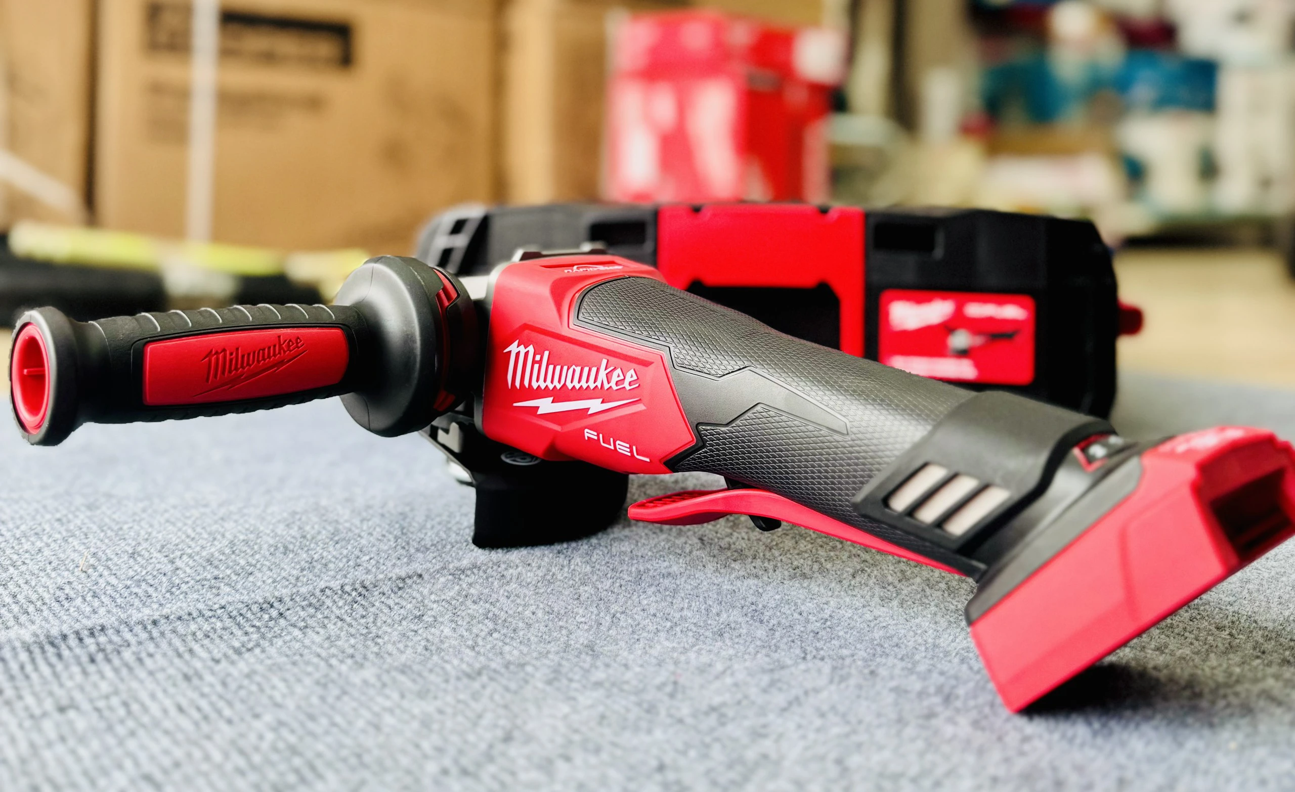 Máy Mài Góc Milwaukee M18 FSAGV100XPDB-0X0, Lưỡi 100mm, Phanh RAPIDSTOP