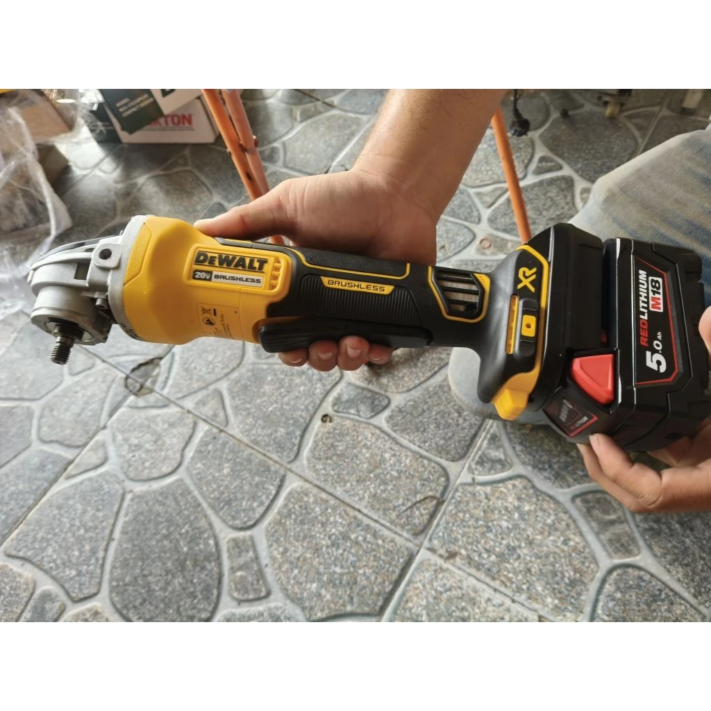 Máy Mài Góc Pin Dewalt DCG406N-B1 20V Không Chổi Than, Lưỡi 100mm – Chưa Pin & Sạc