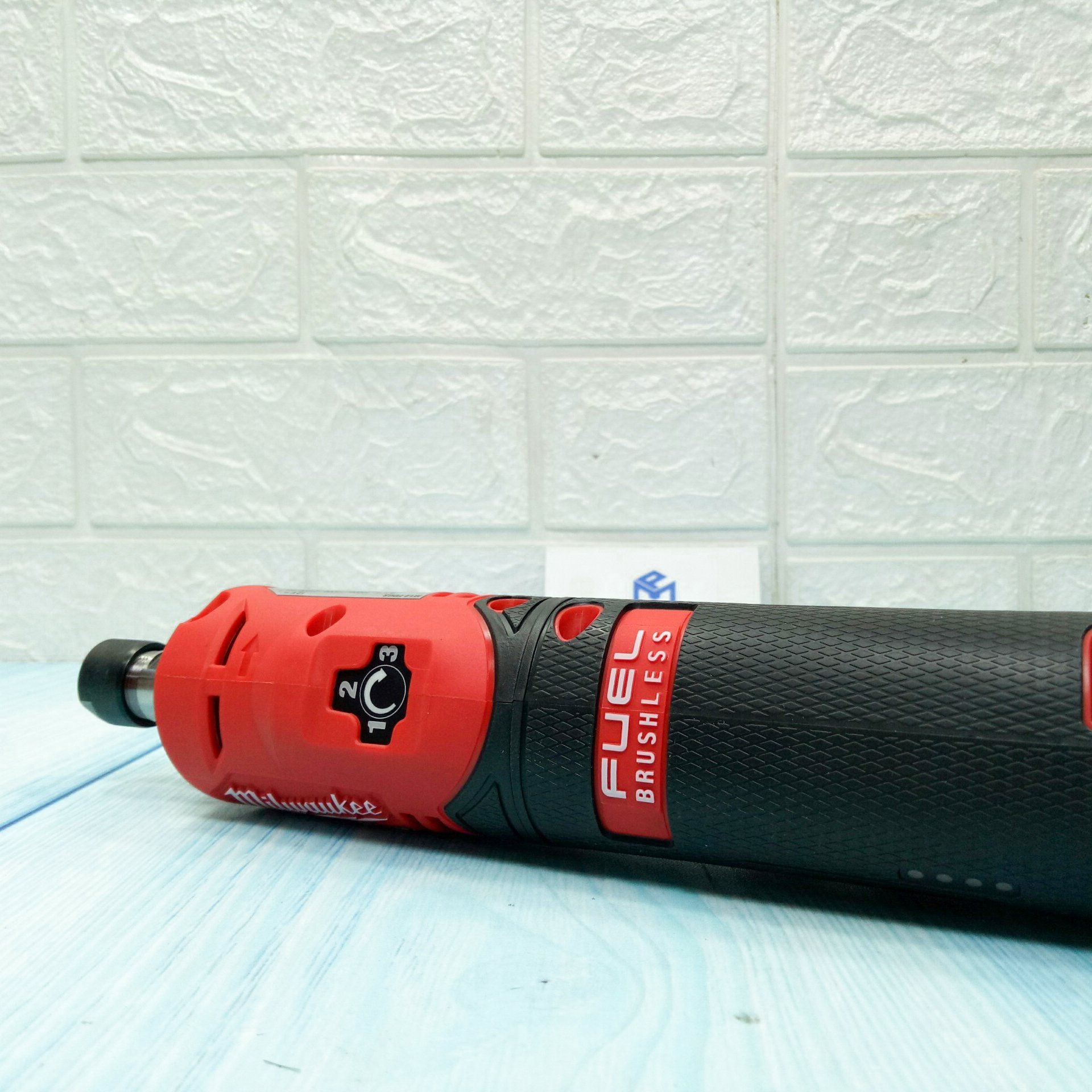 Máy Mài Khuôn Milwaukee M12 FDGS-0, đầu Kẹp 6/8mm, Tốc độ 10.000-21.000 Vòng/phút
