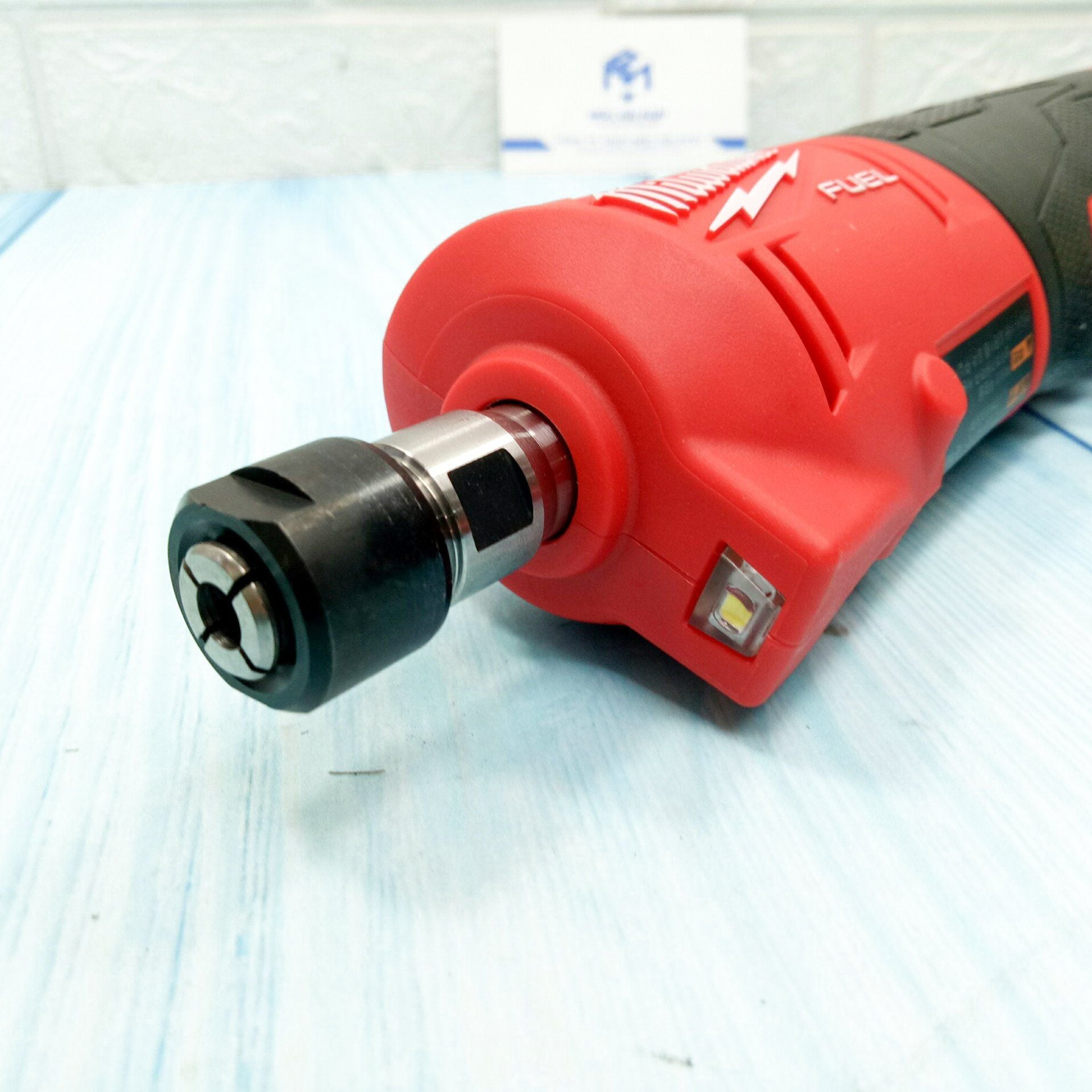 Máy Mài Khuôn Milwaukee M12 FDGS-0, đầu Kẹp 6/8mm, Tốc độ 10.000-21.000 Vòng/phút