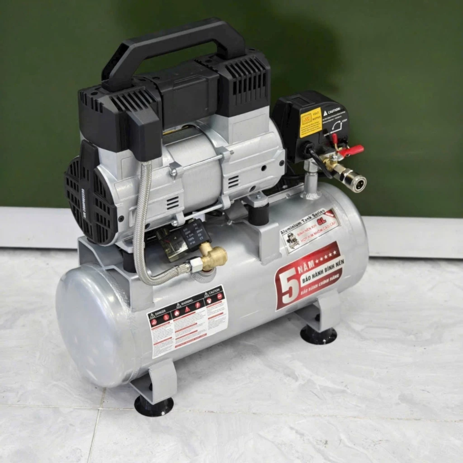 Máy Nén Khí Không Dầu 8L Dekton DK-AC2908PROMAX Bình Nhôm 1.1Hp