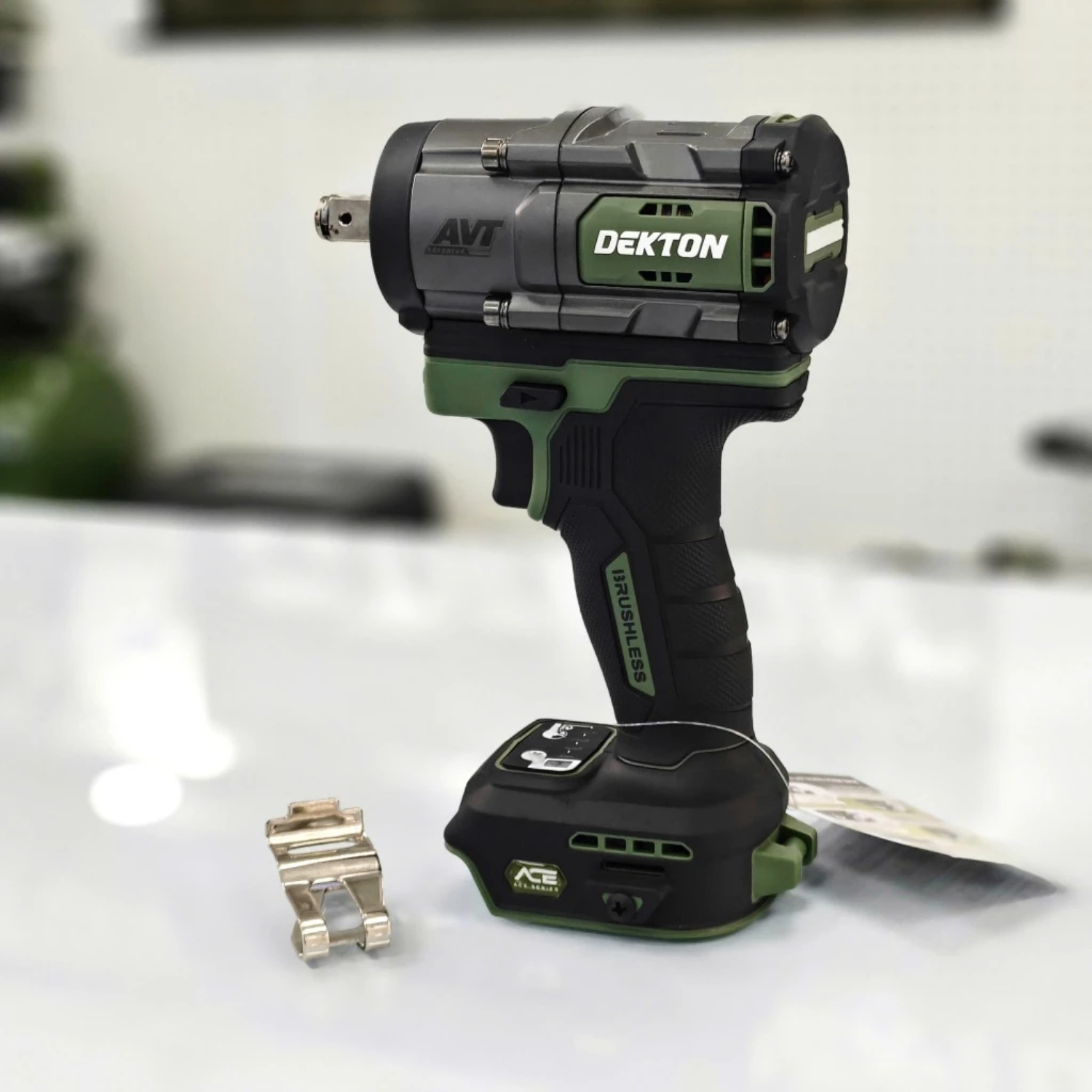Máy Siết Bulong 710Nm 21V Dekton IW710XPROMAX Chính Hãng Model M21-IW710XPROMAX 1/2 Inch