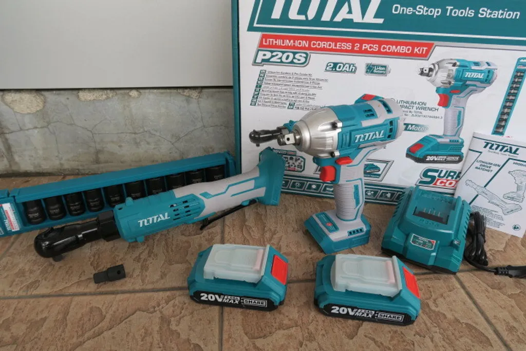 Combo Total TOSLI23043 (Máy Siết Bulong TIWLI2038 & Máy Siết Góc TDRLI206015) - Dùng Pin 20V, Kèm 2 Pin, 1 Sạc, Bộ Đầu Tuýp