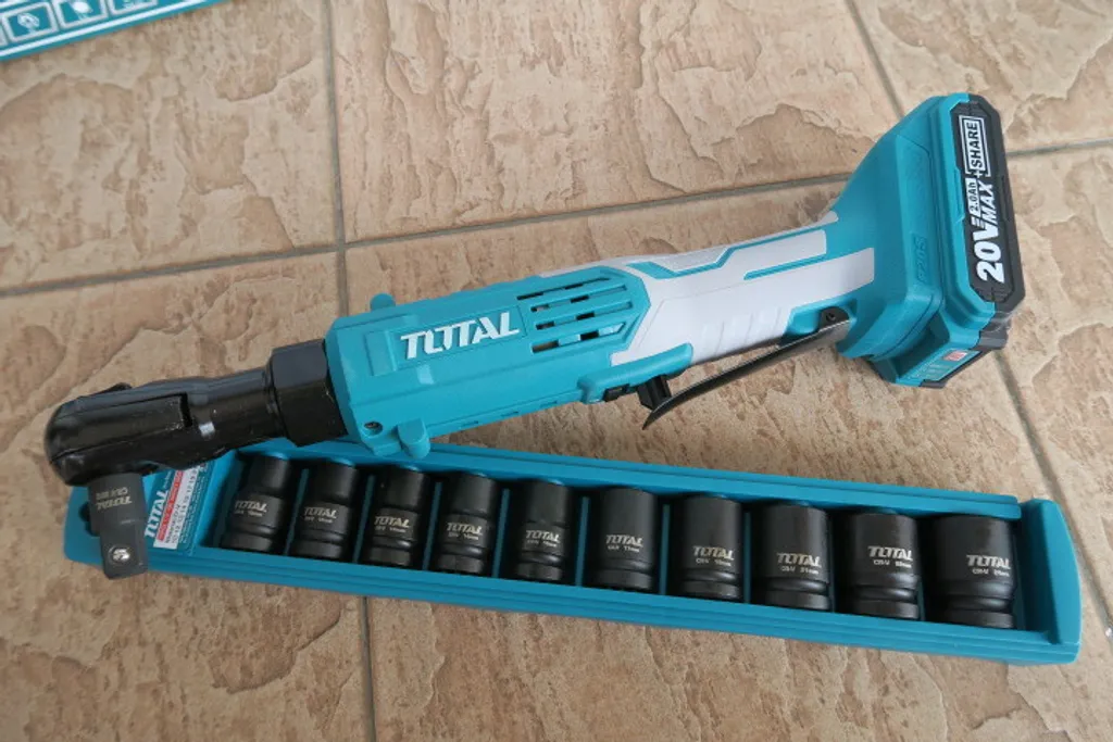 Combo Total TOSLI23043 (Máy Siết Bulong TIWLI2038 & Máy Siết Góc TDRLI206015) - Dùng Pin 20V, Kèm 2 Pin, 1 Sạc, Bộ Đầu Tuýp