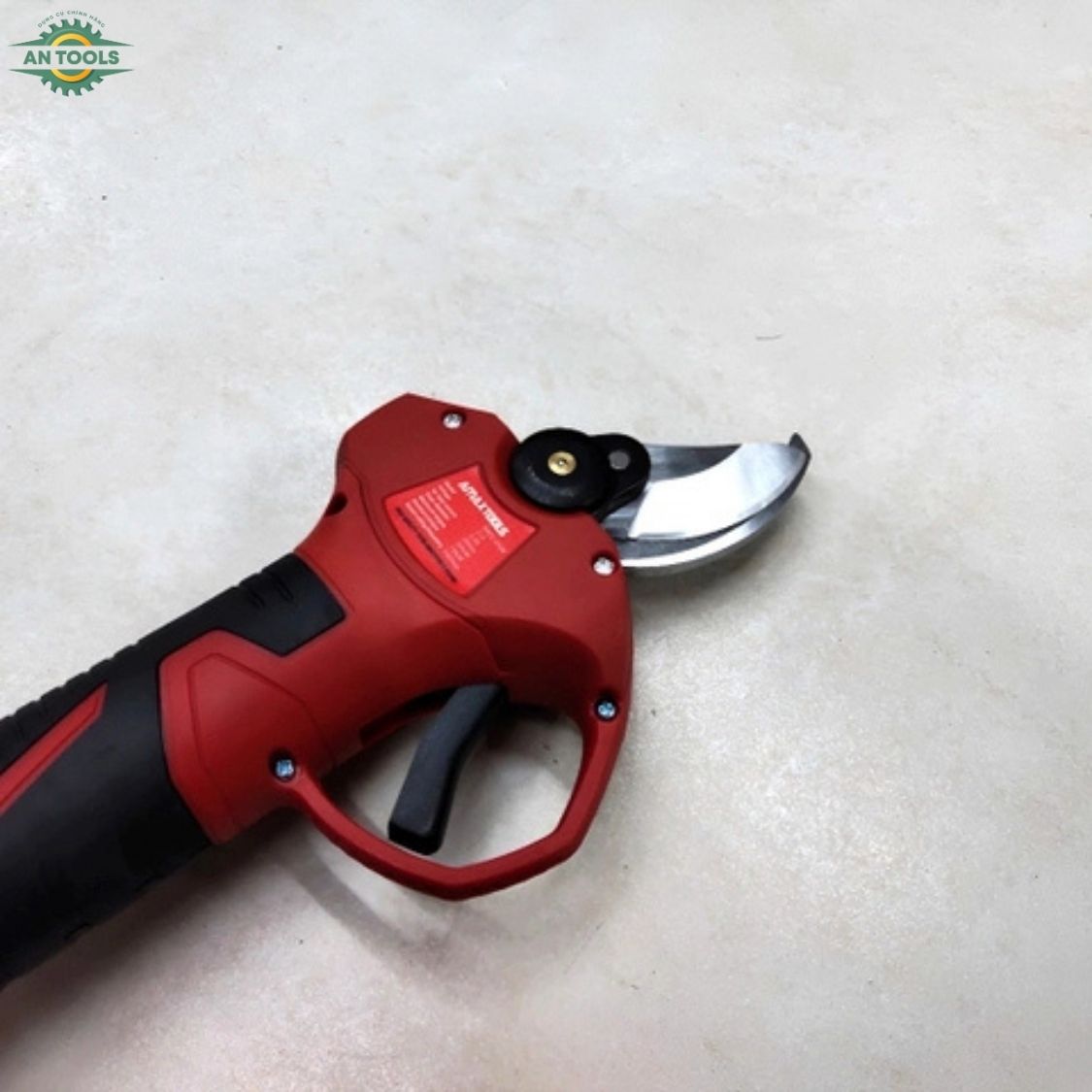 Kéo Cắt Cành Amaxtools AKCC-25SM Dùng Pin