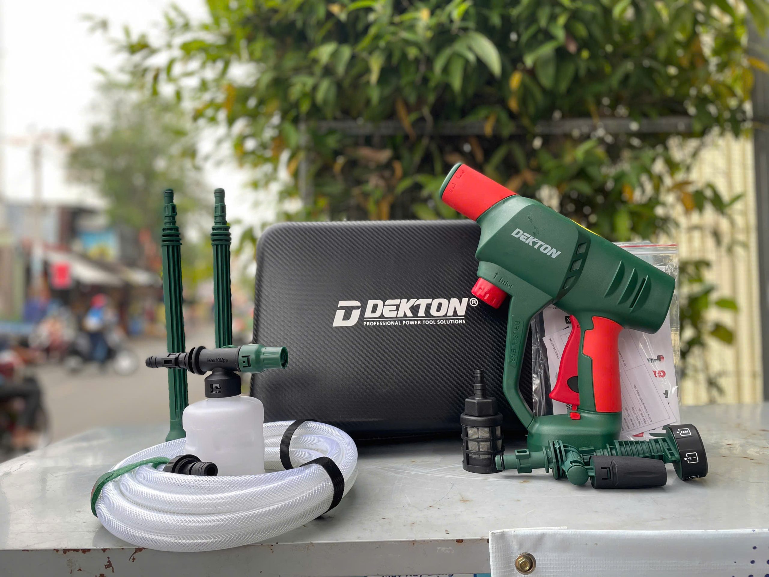 Máy Rửa Xe Pin Dekton M21-SRX1406Promax