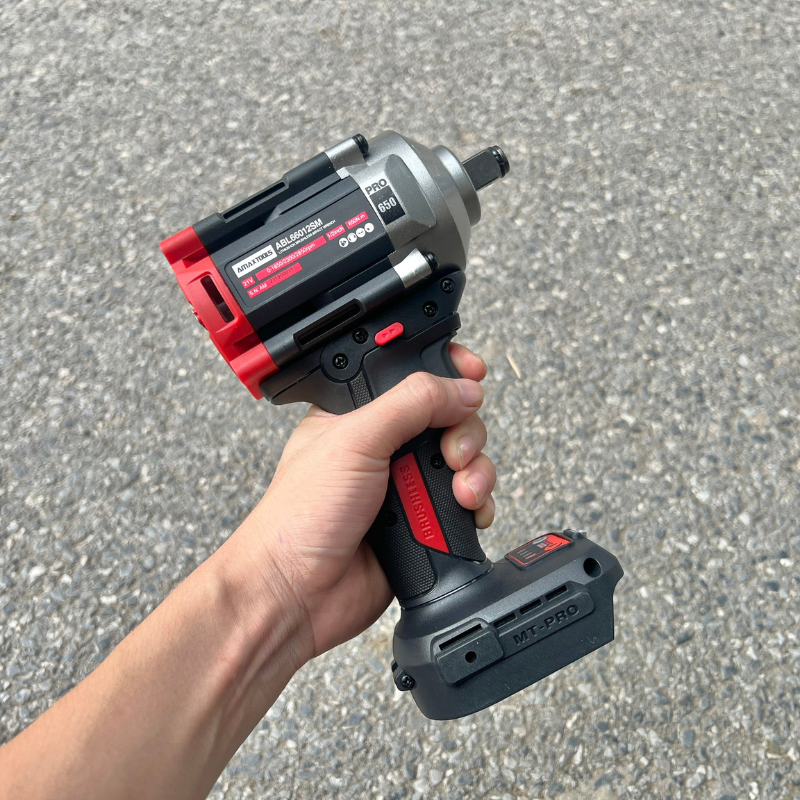 Máy Bắn Bulong Không Chổi Than Dùng Pin Amaxtools ABL65012SM-PRO