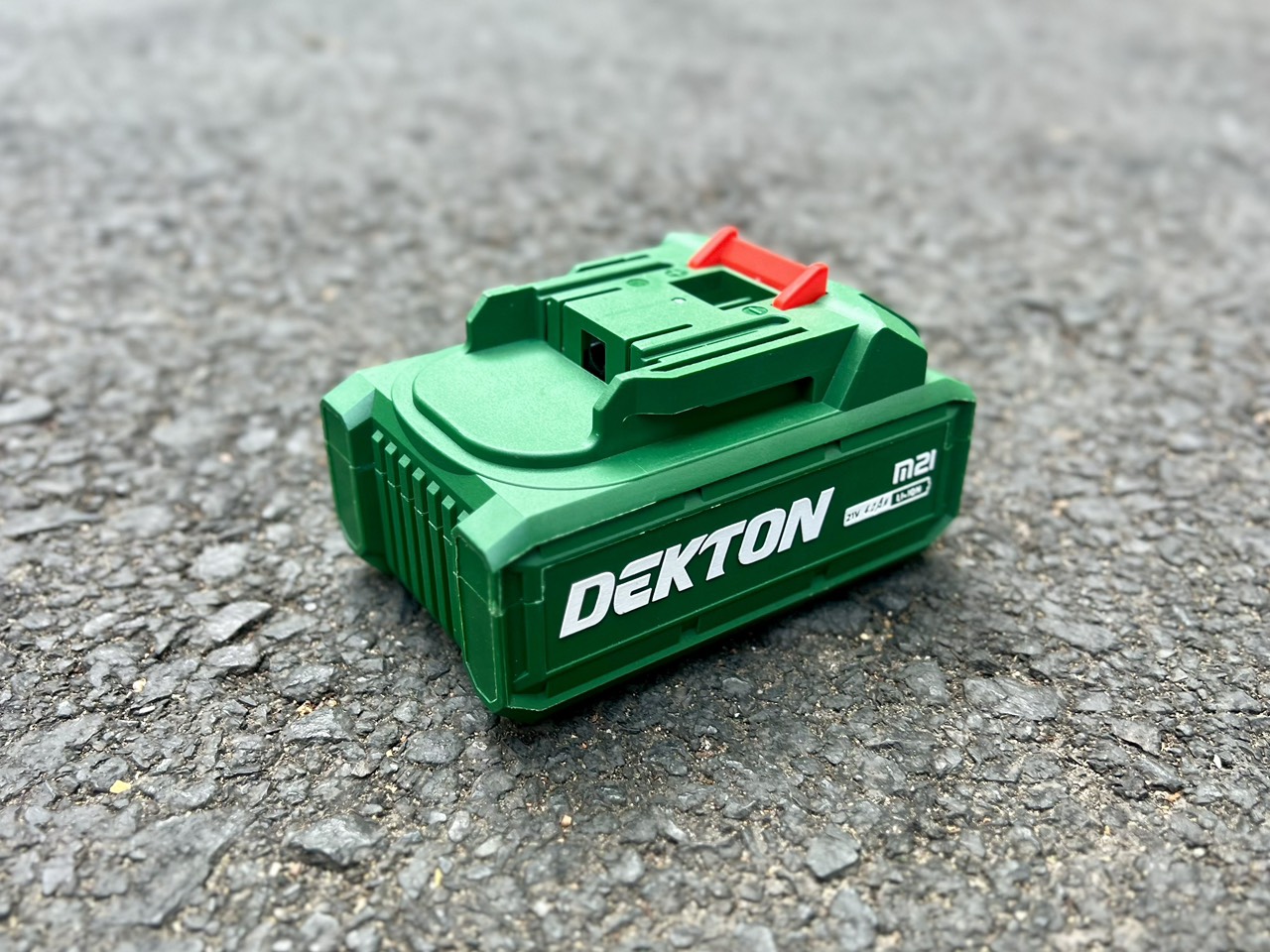 Pin Dekton M21-B4000