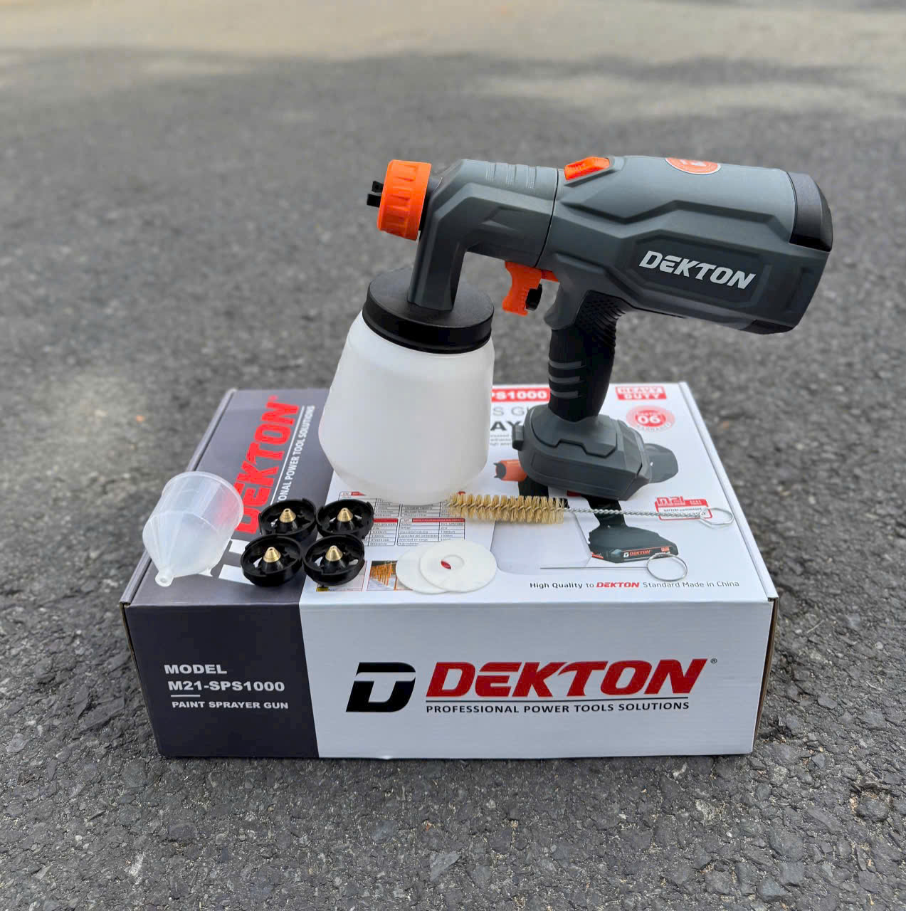 Máy Phun Sơn Dùng Pin Phổ Thông 21V Dekton M21-SPS1000
