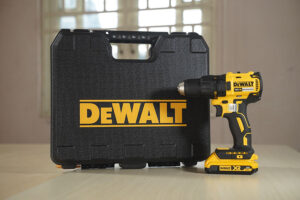 M&aacute;y khoan pin DeWalt gi&aacute; rẻ